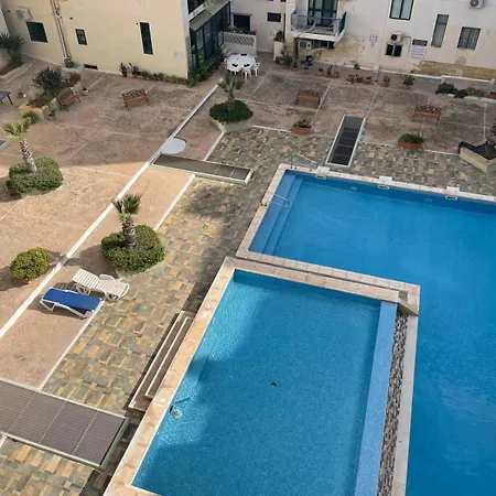 In Bugibba Center Apartamento