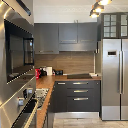 In Bugibba Center セント・ポールズ・ベイ